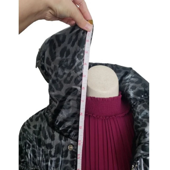 Shiny Animal Printed Gray/Black Belted  Puffy Jacket - Picture 12 of 12